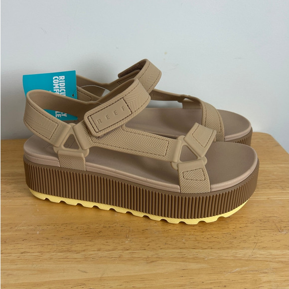 Reef Women's Water Rem Higher Platform Sandals - Pale Banana NWT Size 9 - Picture 2 of 5
